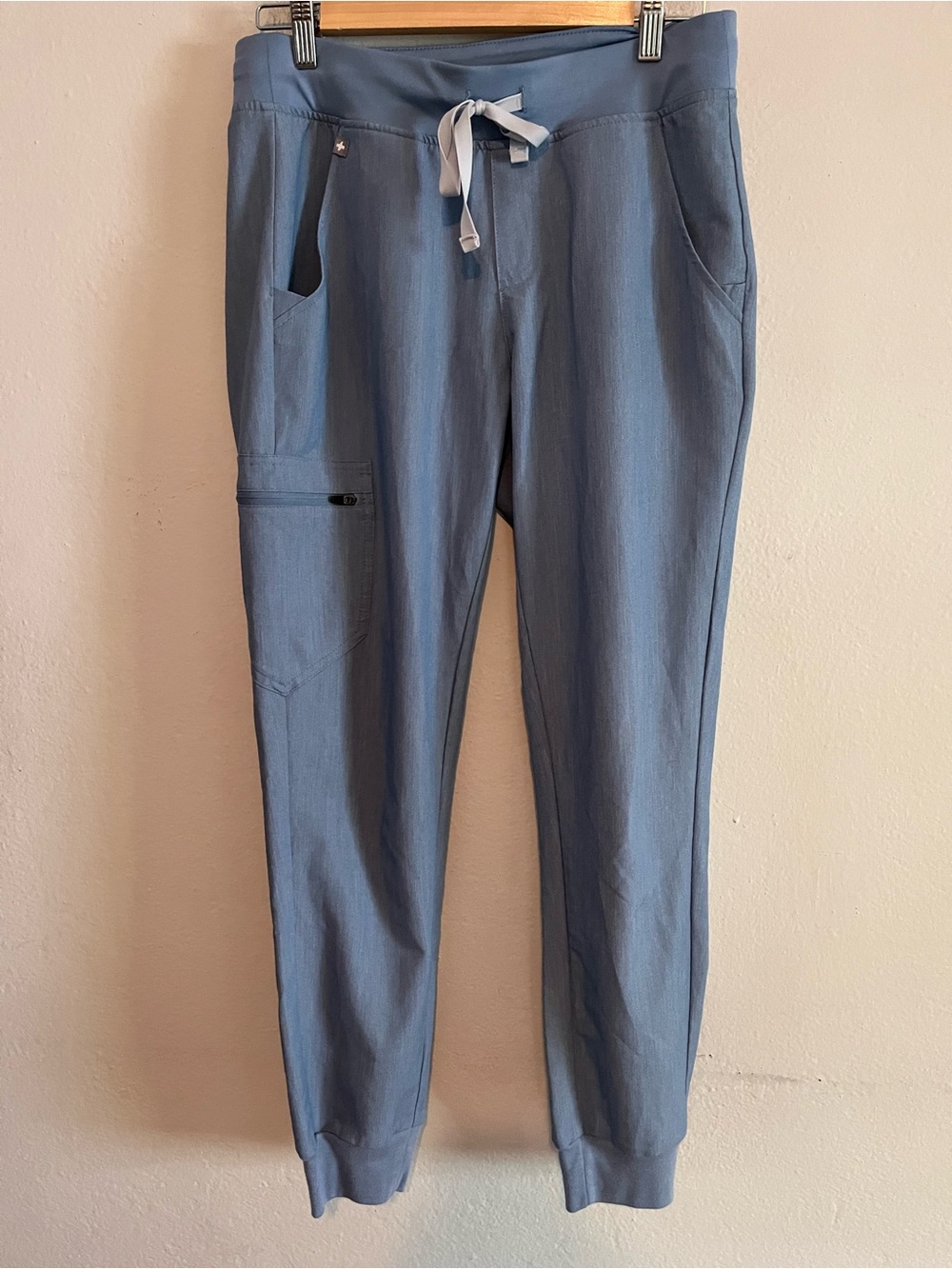 Figs Women’s Zamora Light Blue Jogger Pants with Drawstring Small